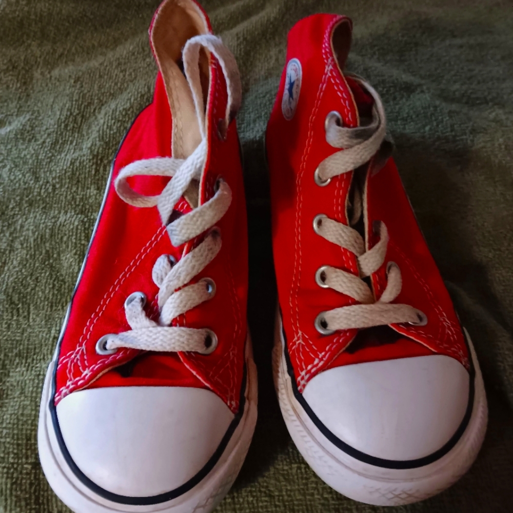 Toddler Red Hightop Converse size 11